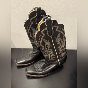 Justin Boots Women’s Black Leather Cowboy Boots